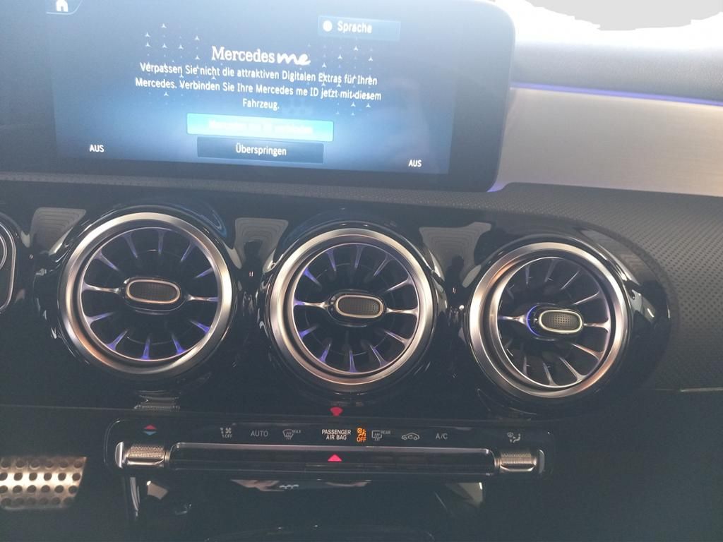 Fahrzeugabbildung Mercedes-Benz A 200 Kompaktlimousine AMG Line*Night Paket*LED