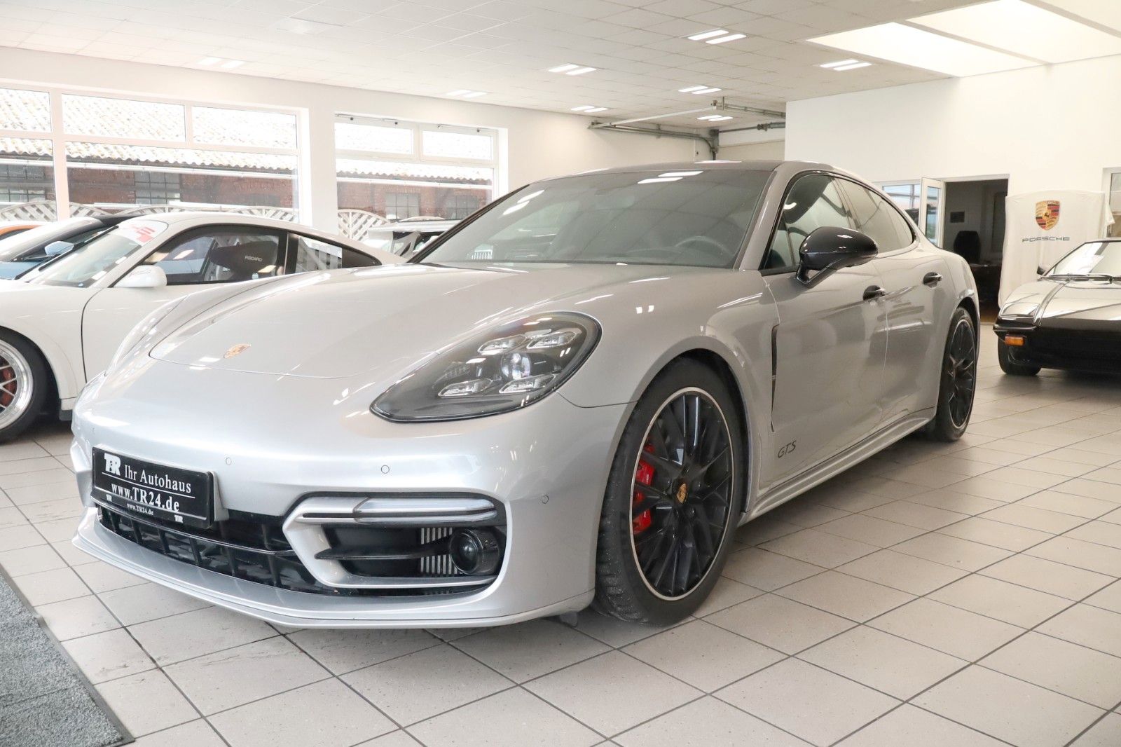 Fahrzeugabbildung Porsche Panamera GTS SportDesign/Panorama/ACC/HeadUP/21"