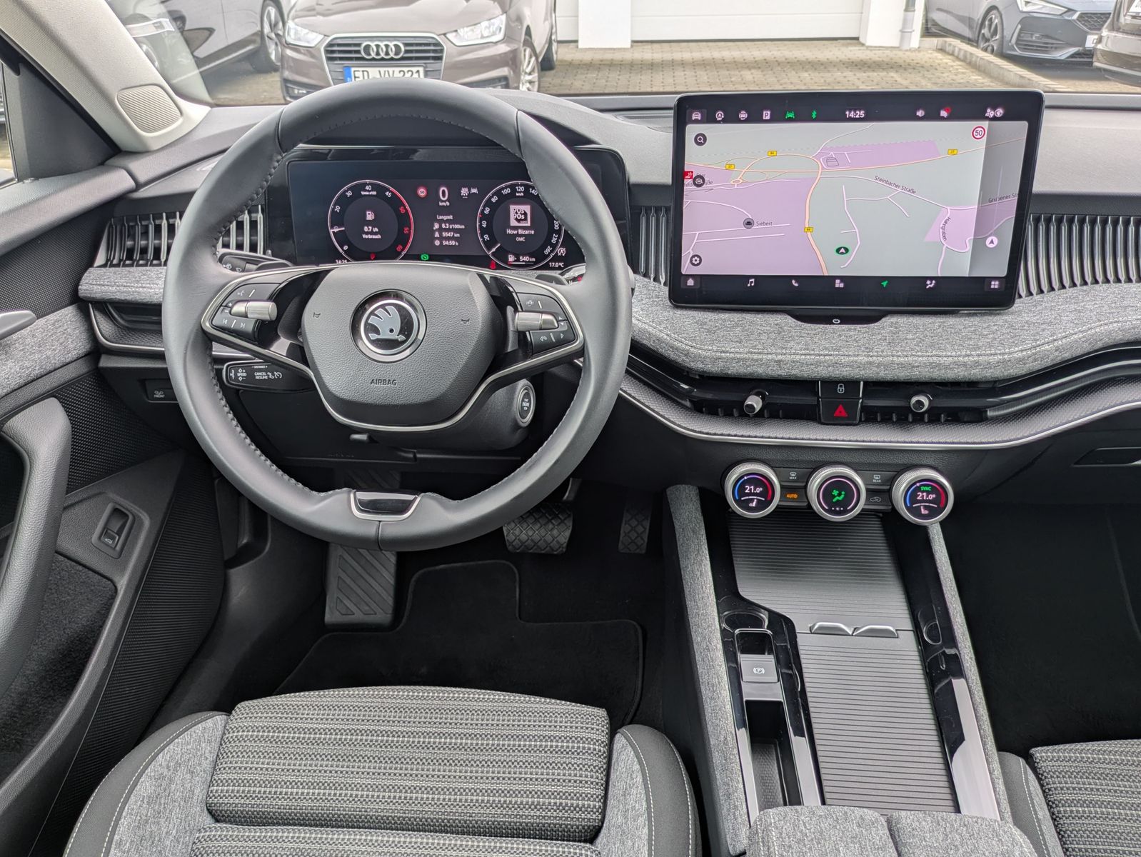 Fahrzeugabbildung SKODA Superb 2.0 TDI 4x4 Selection MATRIX*AHK*5J GAR.