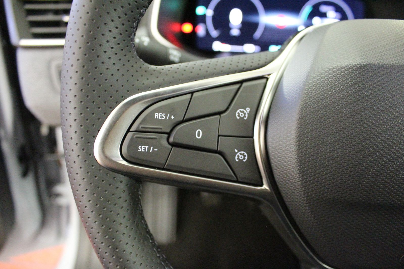 Fahrzeugabbildung Renault Clio TCe 90 Techno *Look-Paket*Winter-Paket*Bose