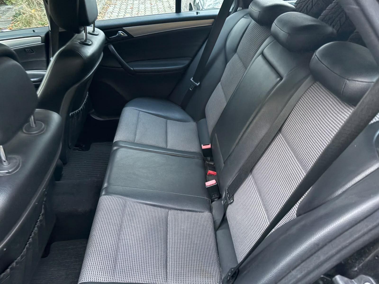 Mercedes-Benz C200 2006 — photo 10