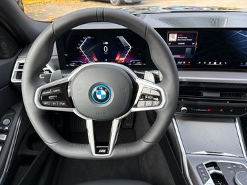 BMW 330e xDrive Touring M Sportpaket Head-Up DAB