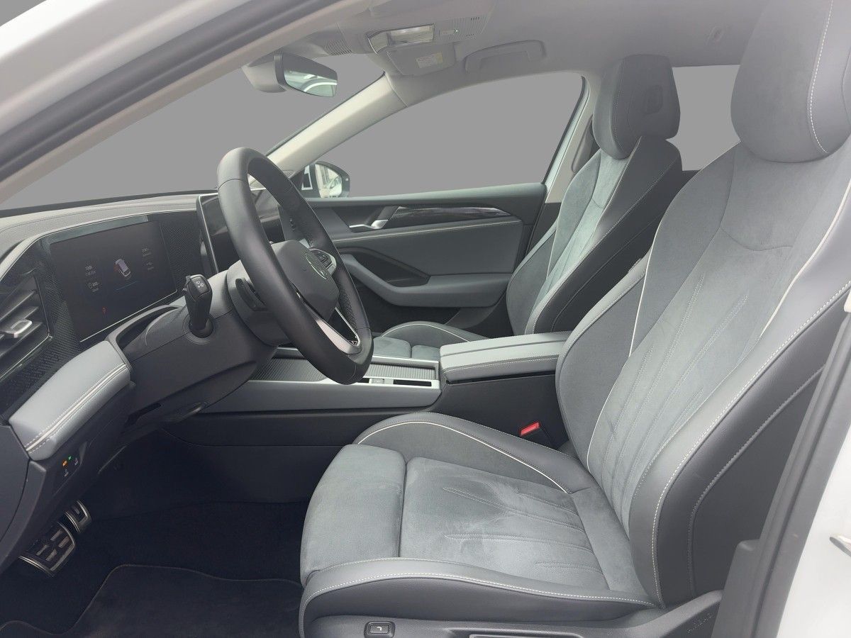 Volkswagen Passat Variant 1.5 eHybrid Business Navi LED ACC foto 7