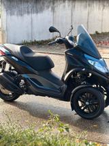 Piaggio MP3 300 HPE Sport *Topzustand/Autoführerschein* - PIAGGIO MP3 300 HPE SPORT