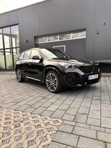 BMW iX1 xDrive30 M Sport Pano NP. 72.380,000 EUR  - BMW iX1 von privat
