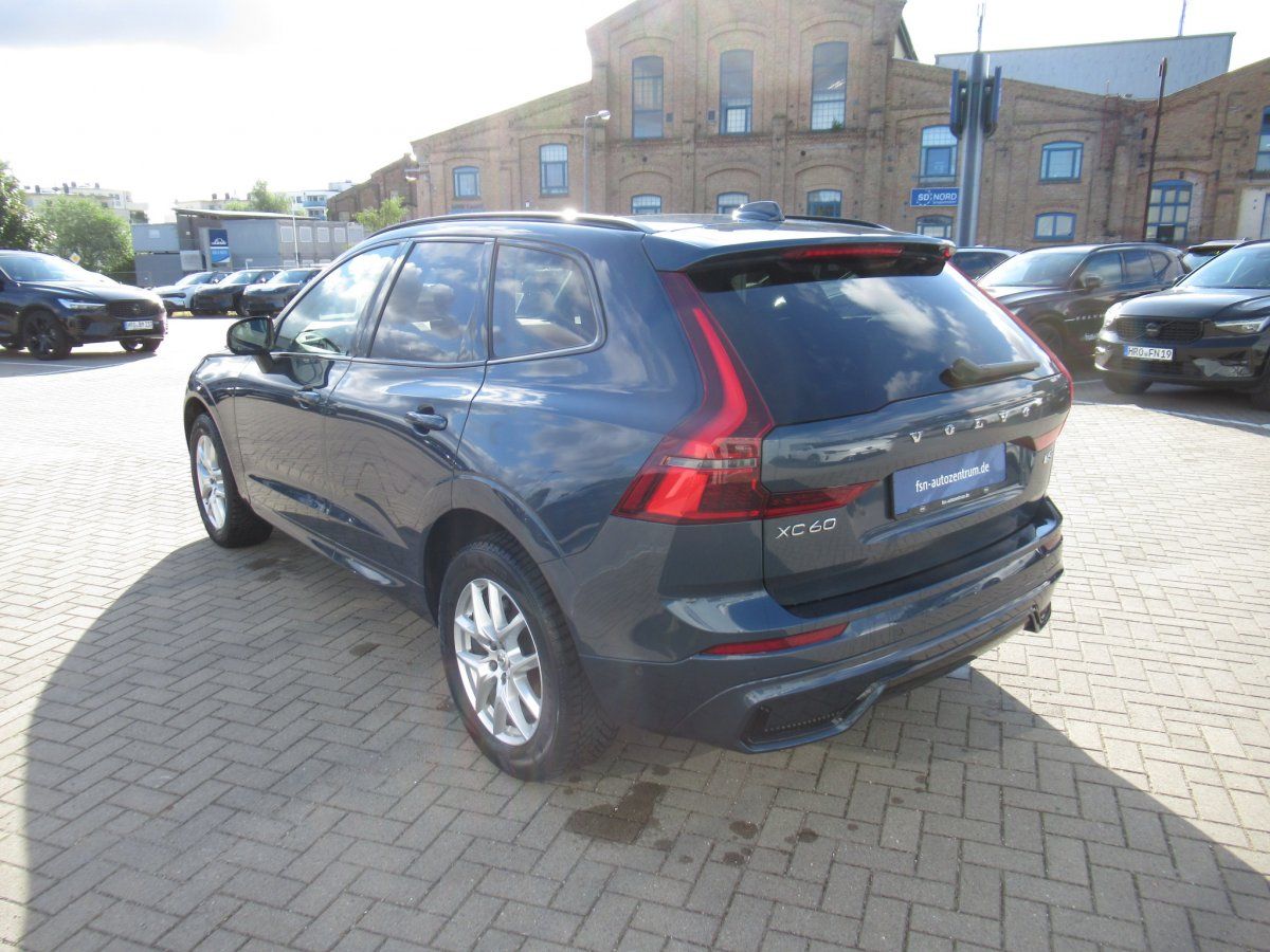 Volvo XC60 B5 Plus Dark AWD Facelift imagem 3