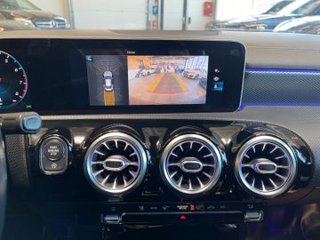 Mercedes-Benz CLA 180 *NAVI*LANE-ASSIST*KAMERA*NAVI*PDC*SZHZ*
