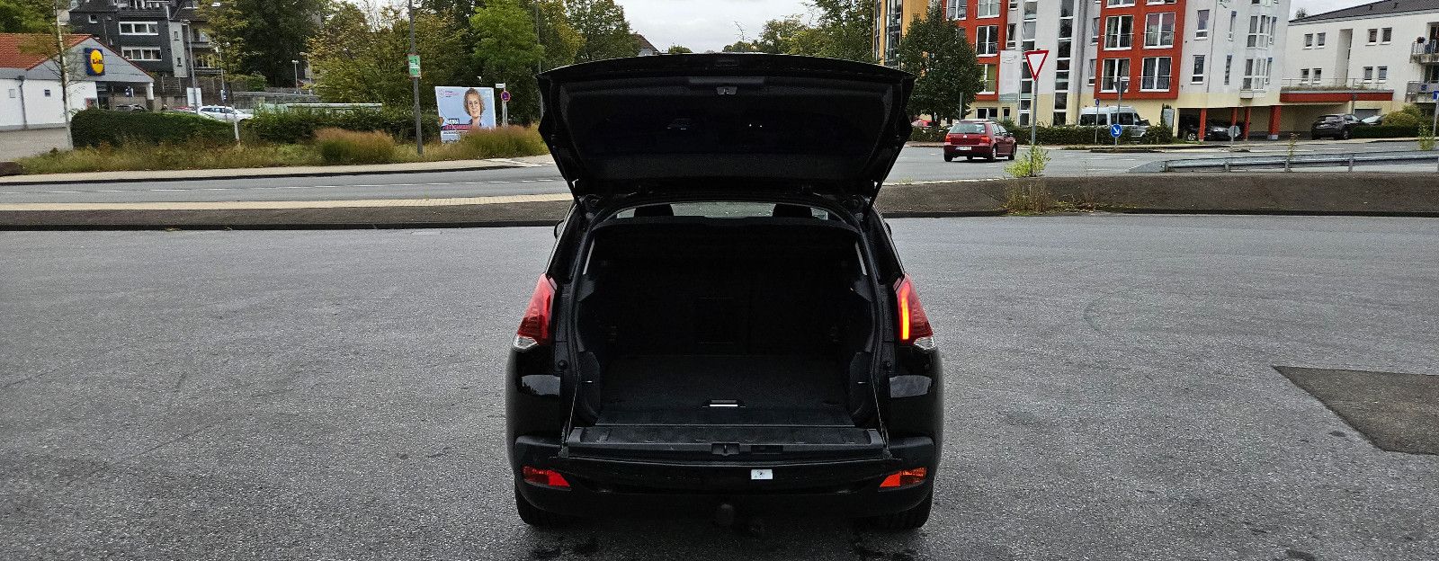 PEUGEOT 3008 Active AHK Euro6 Klimaautomatik Sitzheizung