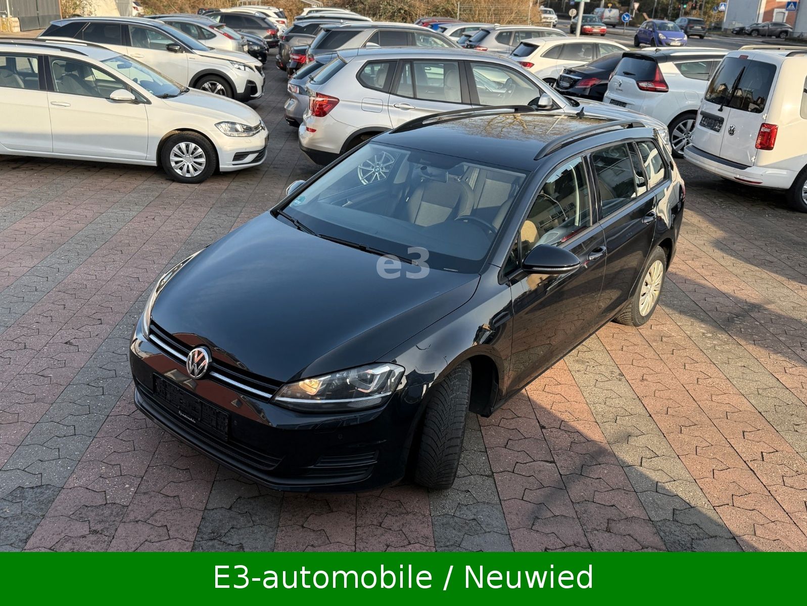 Volkswagen Golf - 1