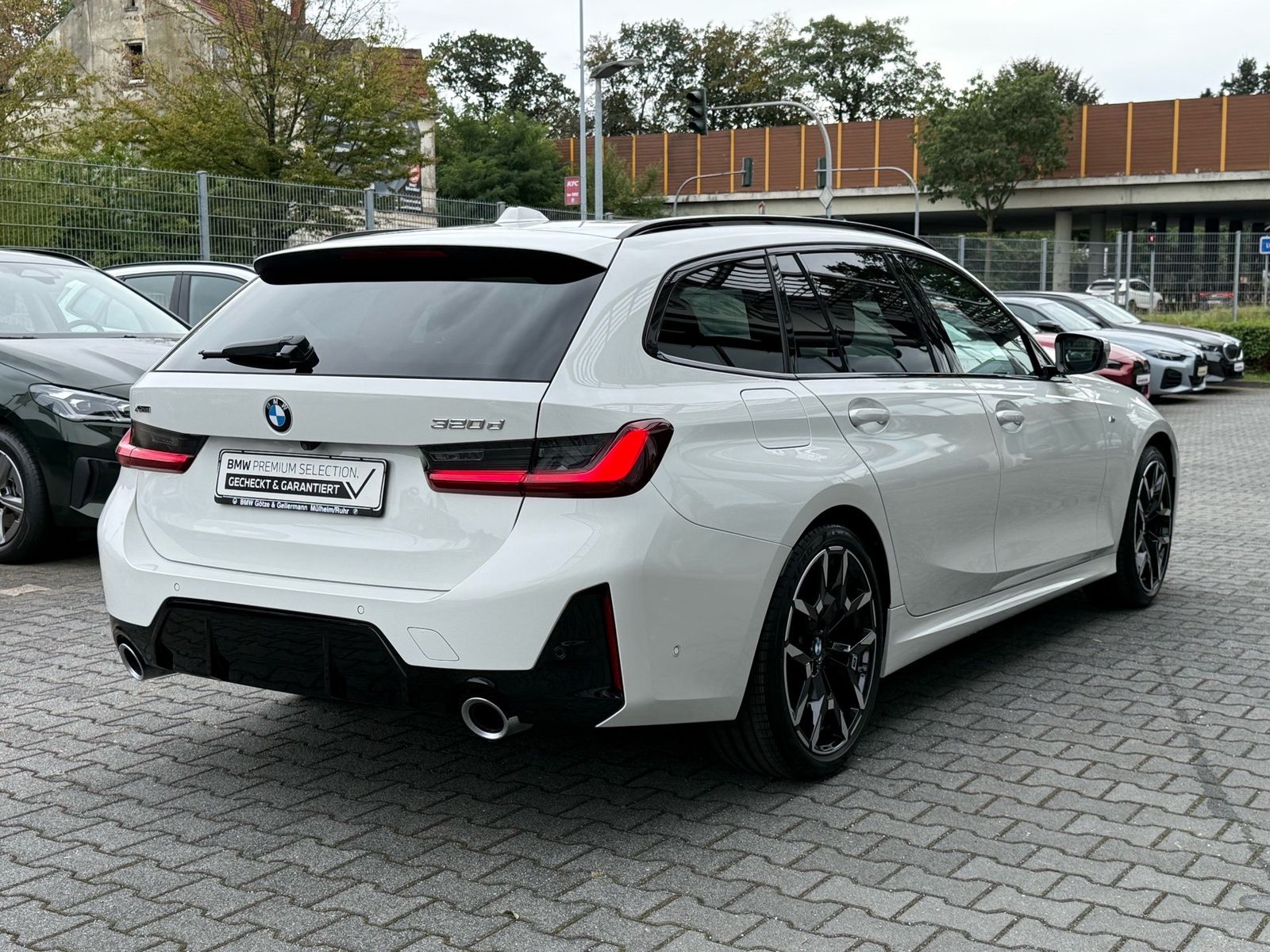 BMW 320d xDrive Touring M Sport Stop&Go HeadUp HiF foto 2