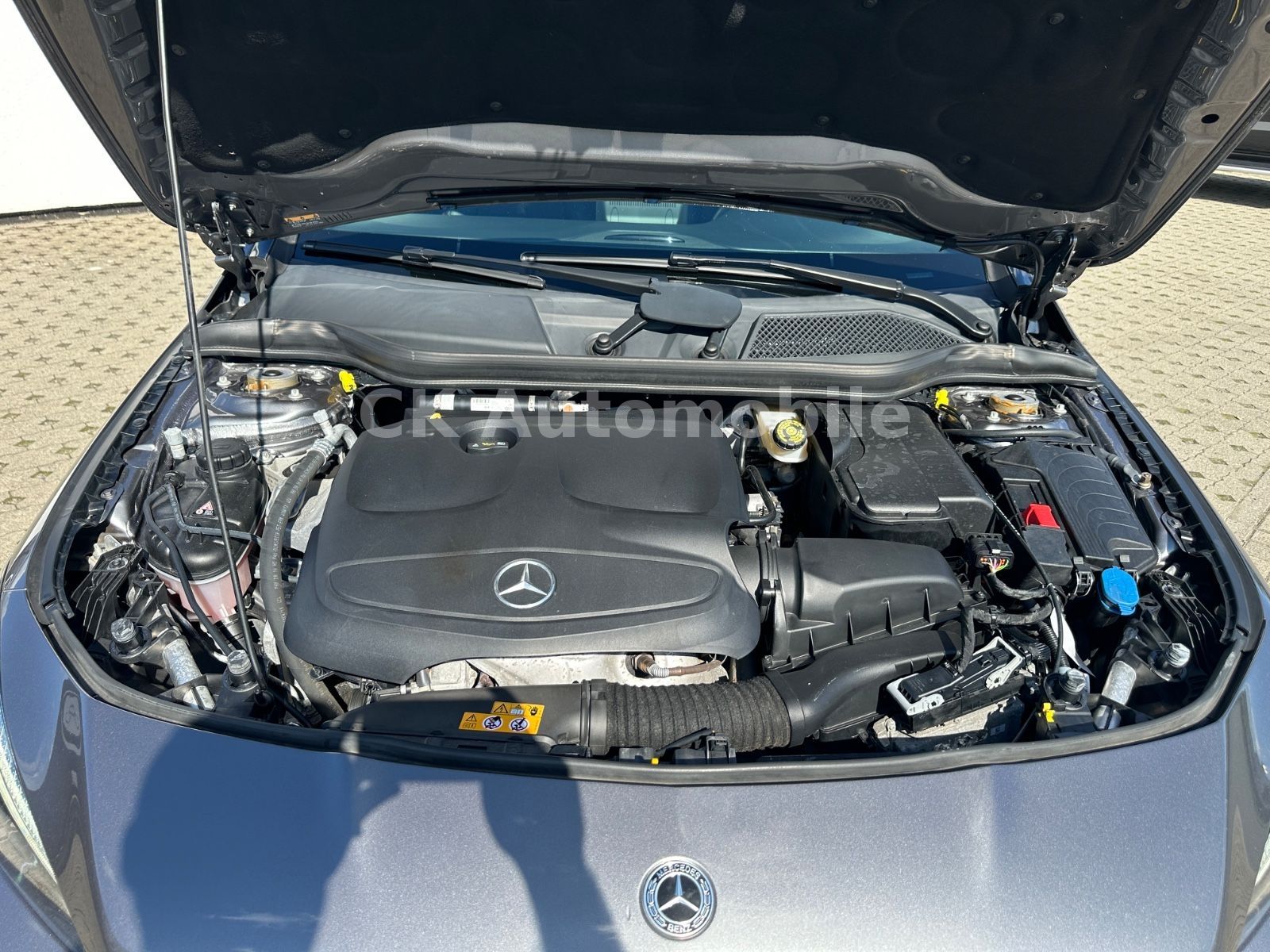 Fahrzeugabbildung Mercedes-Benz CLA 250 Shooting Brake AMG-Line/Navi/LED/ACC/Kam