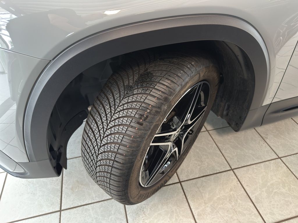 Fahrzeugabbildung Mercedes-Benz GLB 200 AMG*Night*LED*KeyLess*PDC*ParkAs*RFK*AHK