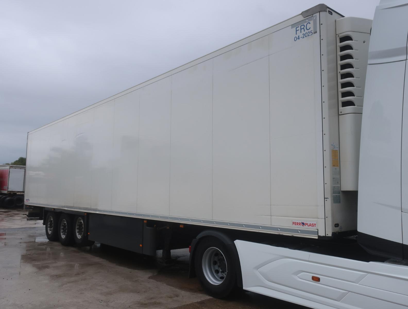 Schmitz Cargobull ca.90 m³ Doppelstock Liftachse 2.70m Innenhöhe