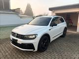 Volkswagen VW Tiguan 2 RLine Vollausstattung TOP ZUSTAND - Volkswagen Tiguan: Vollausstattung