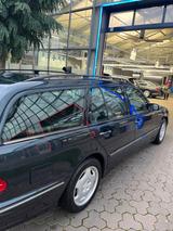Mercedes-Benz Mercedes Benz E 270 CDI Automatik TÜV Neu - gebrauchte Mercedes-Benz E 270 aus dem Jahr 2000