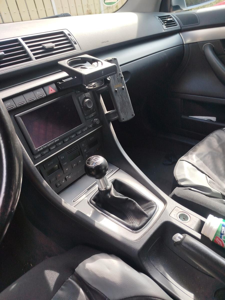 Audi A4 2004 — photo 6