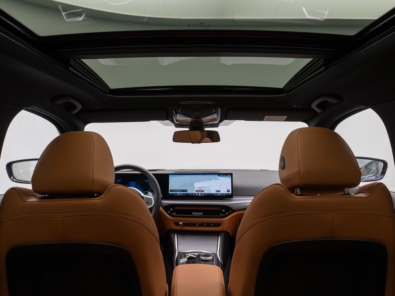 Fahrzeugabbildung BMW 330e M Sport Panorama 360°HUD HiFi AHK Komfort