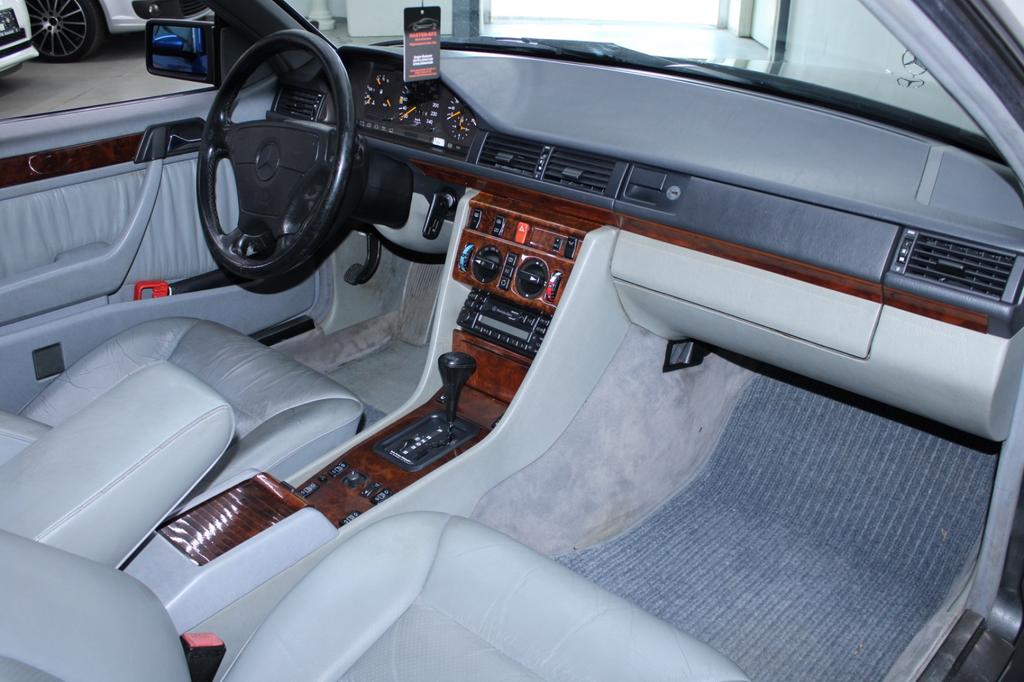 Mercedes-Benz CE 220