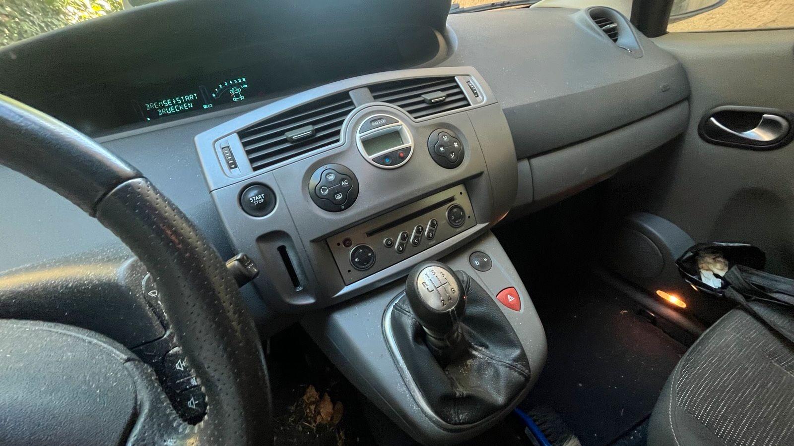 Renault Scenic 2006 — photo 11