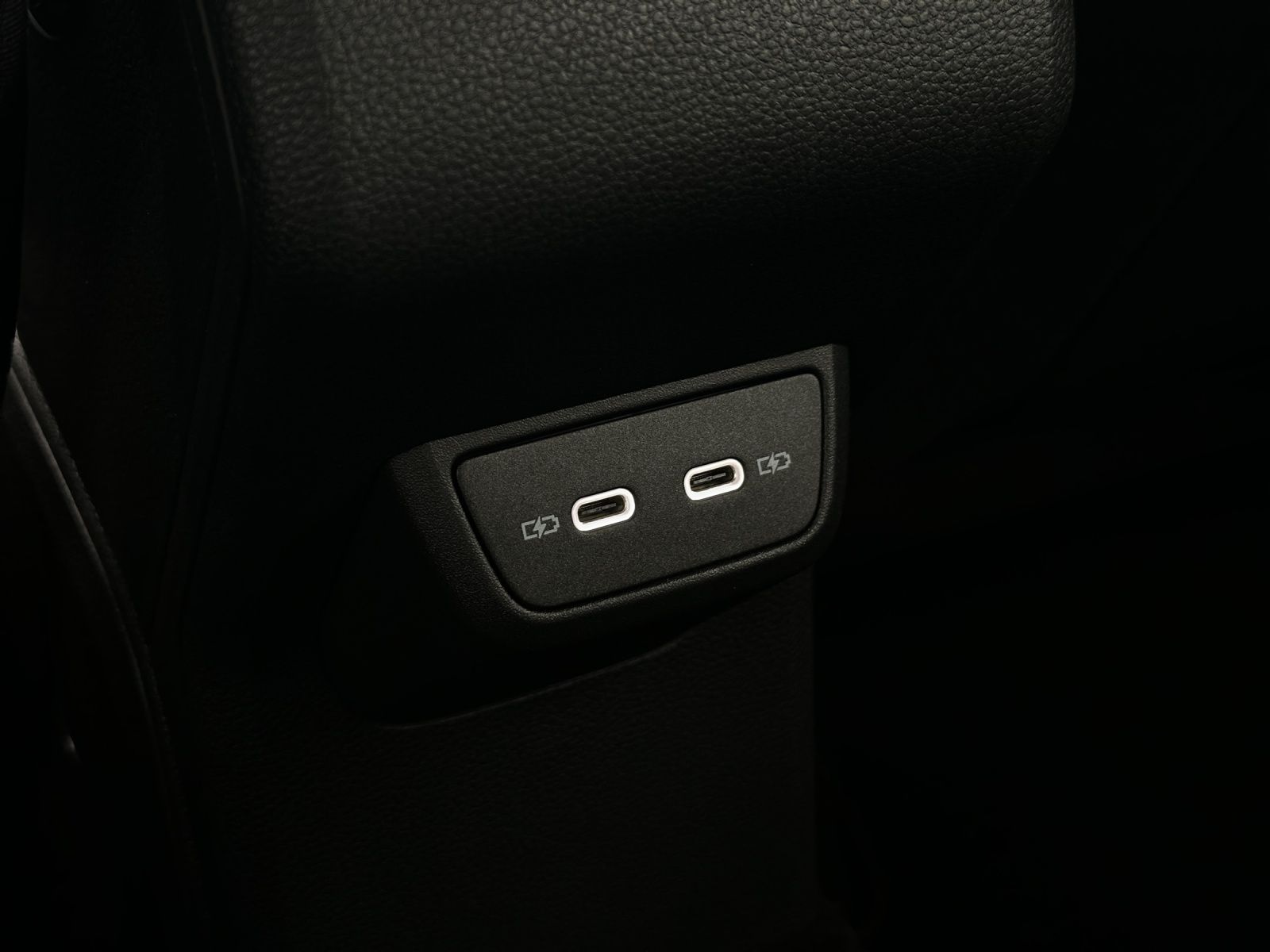Fahrzeugabbildung Volkswagen Taigo Life TSI LED SH DAB+ PDC