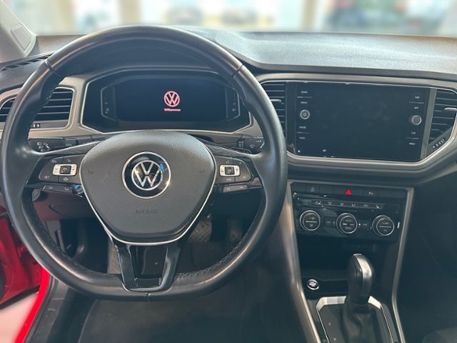Fahrzeugabbildung Volkswagen T-Roc 1.5 TSI Style DSG LED NAVI AHK KESSY SHZ