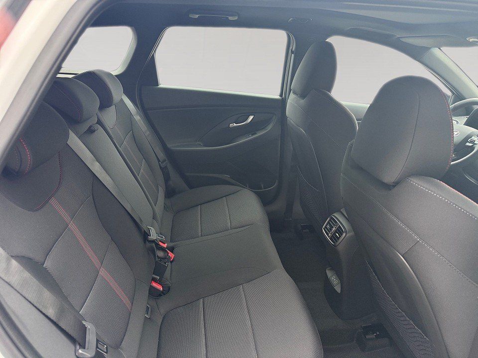 Fahrzeugabbildung Hyundai i30 Kombi 1.5T 140PS 48V N LINE Panoramadach