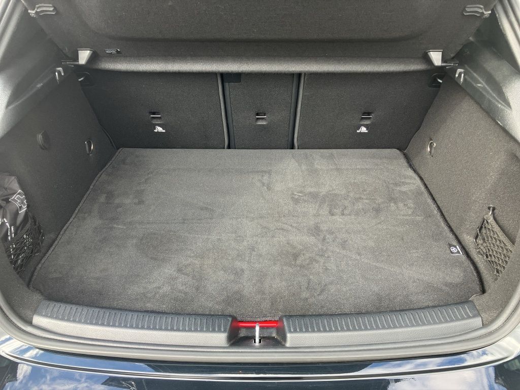 Fahrzeugabbildung Mercedes-Benz A 250 e PROGRESSIVE*AHK*LED*NAVI*DAB*SITZH