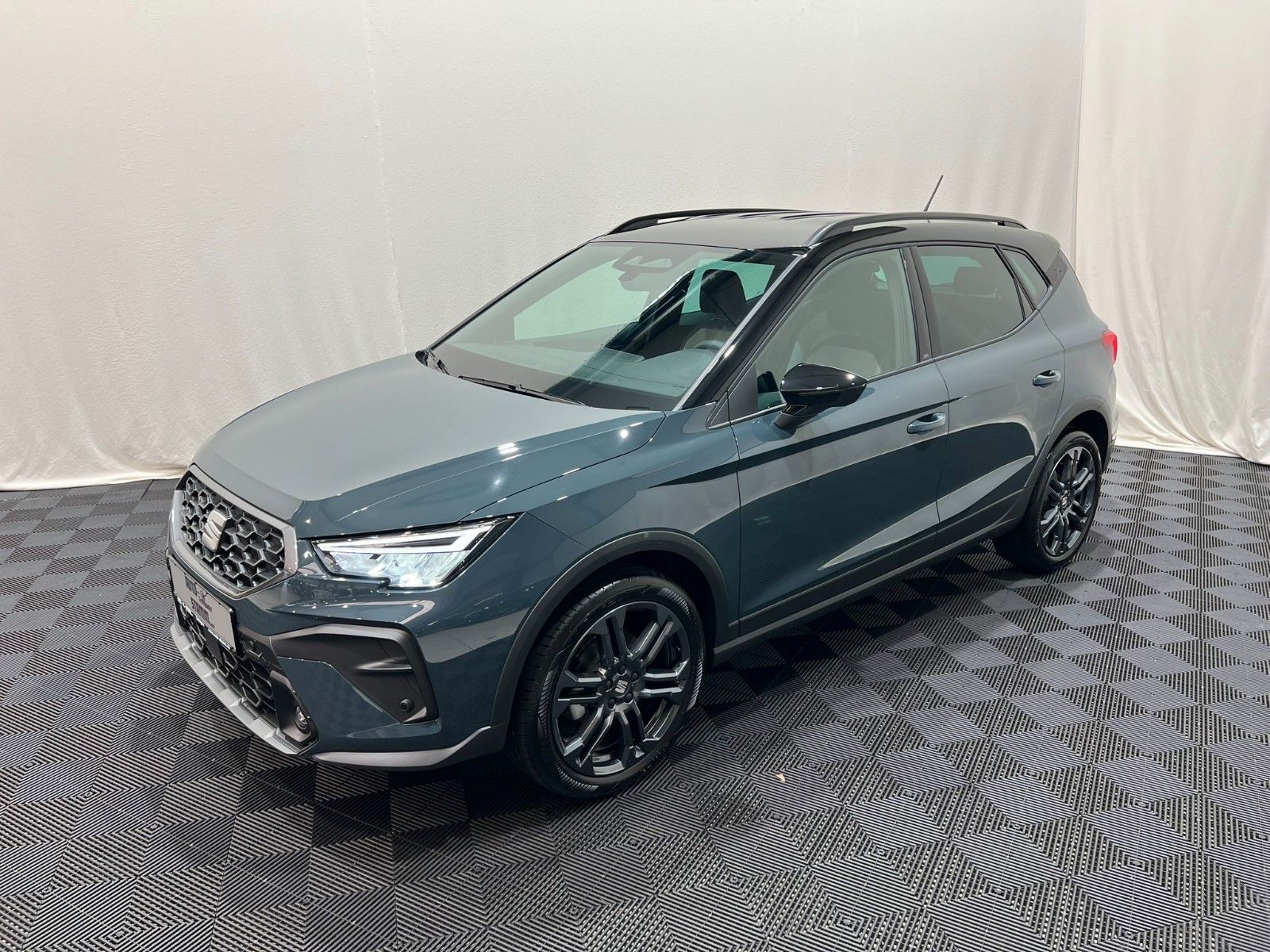 Fahrzeugabbildung SEAT Arona 1.0 TSI 85kW FR DSG