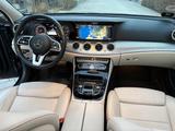 Mercedes-Benz T-Modell AVANTGARDE Pano Parken TLeder Scheckh - Mercedes-Benz E 300: T Modell