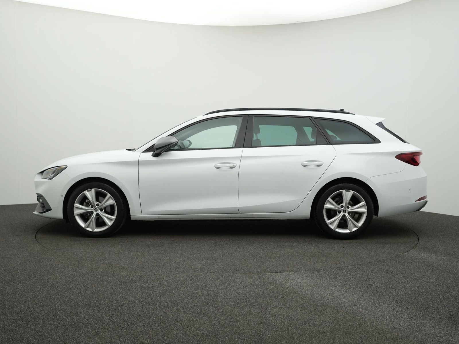 Seat Leon SP 1.5 eTSI DSG FR LED NAVI ACC SIDEASS PAR imagem 3