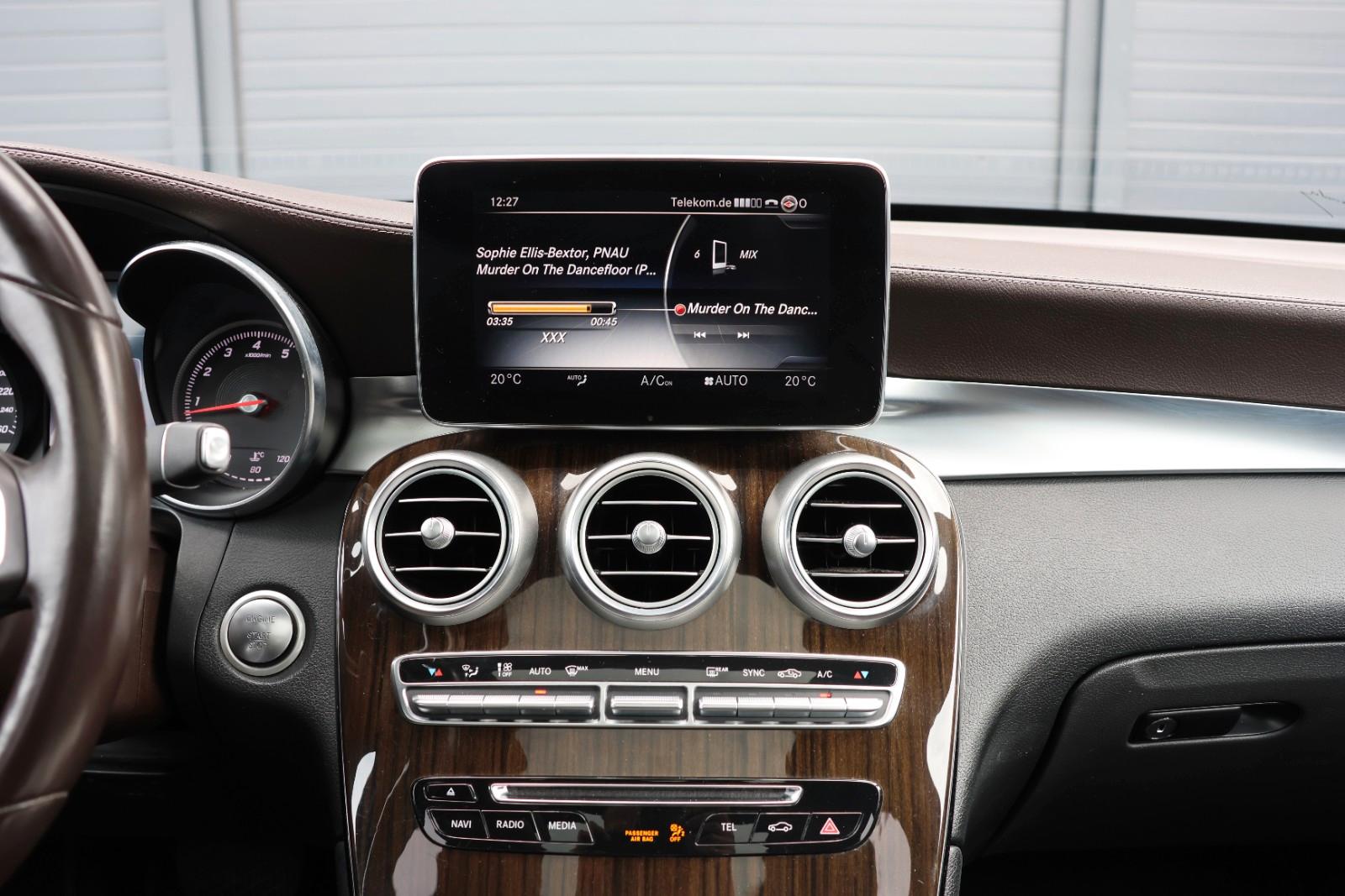 Mercedes-Benz GLC 300 4MATIC/ACC/Burmester/PANO/SHZ/TTW/KAMERA