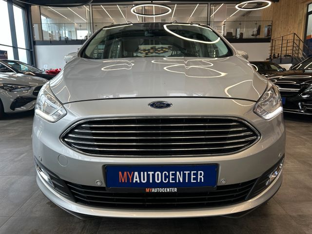 Ford Grand C-MAX Titanium *Pano*Navi*7Sitzer*