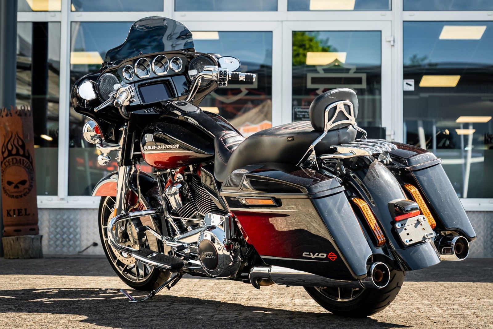 Fahrzeugabbildung Harley-Davidson FLHXSE CVO Street Glide 117 cui - ROCKFORD II