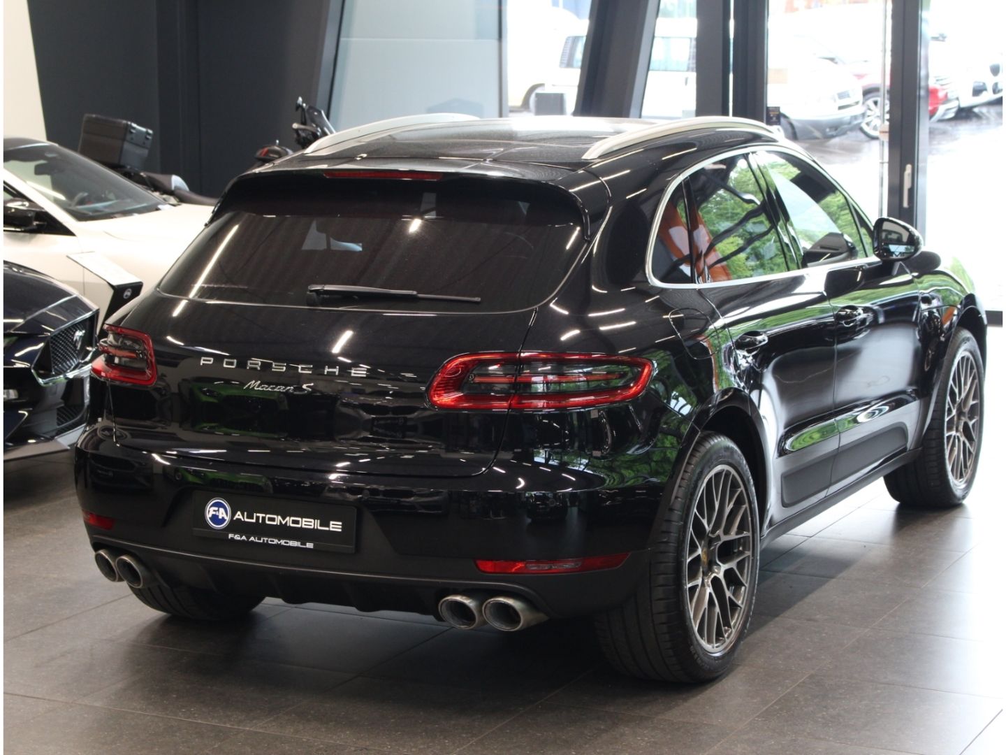 Fahrzeugabbildung Porsche Macan S Diesel Sport Design 1. Hand*Pano*Bose