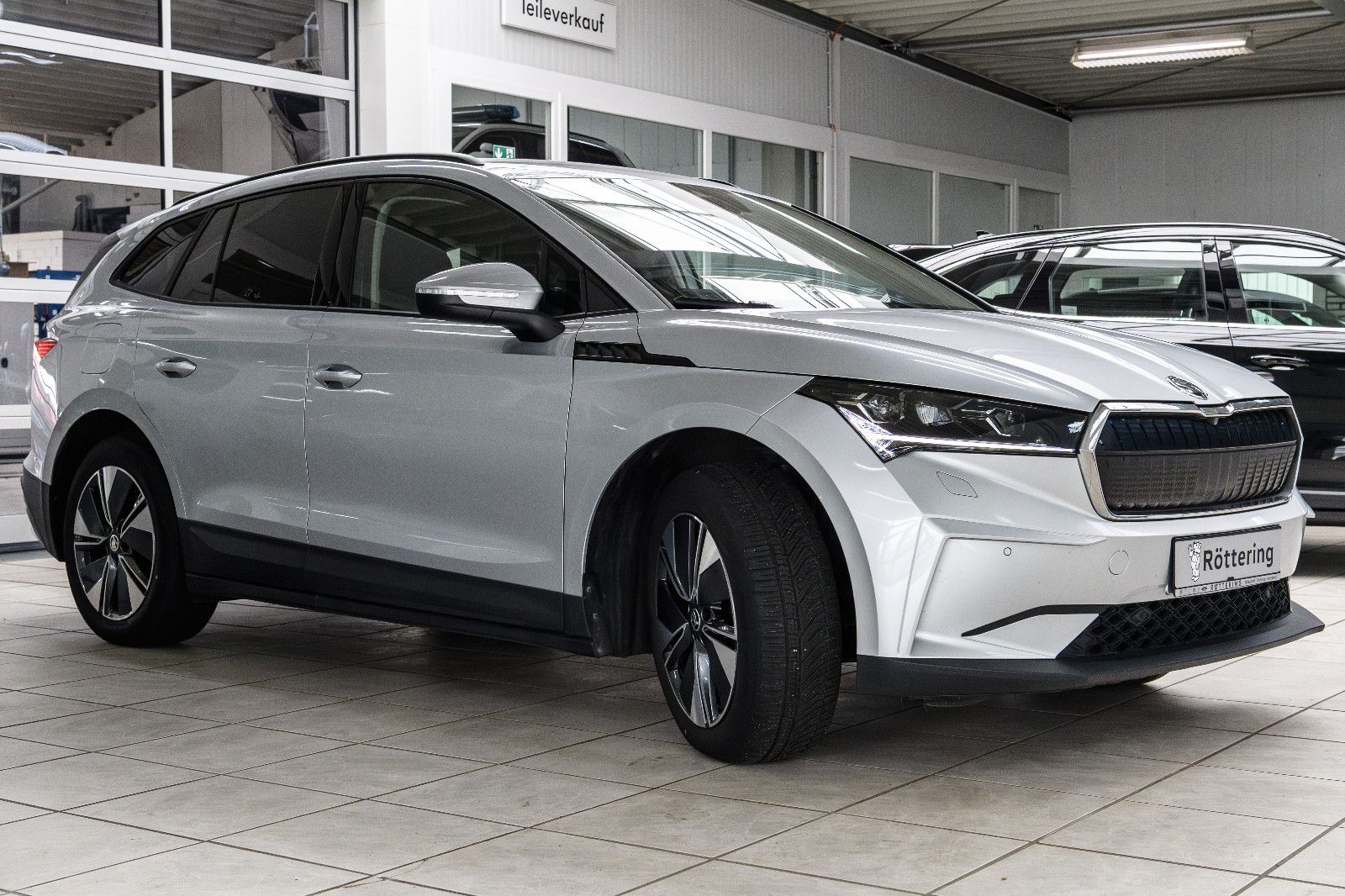 Fahrzeugabbildung SKODA Enyaq 60 Loft MATRIX-LED+RFK+NAVI+KEYLESS+SZH