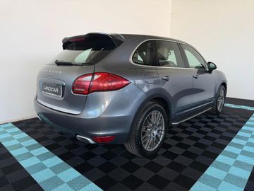 Porsche Cayenne - 4