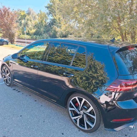 Volkswagen Golf GTI Performance 2.0