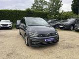 Volkswagen Touran 2.0 TDI R-Line ACC+NAVI+AHK+SPORTFAHRWERK - Volkswagen Touran: Sport