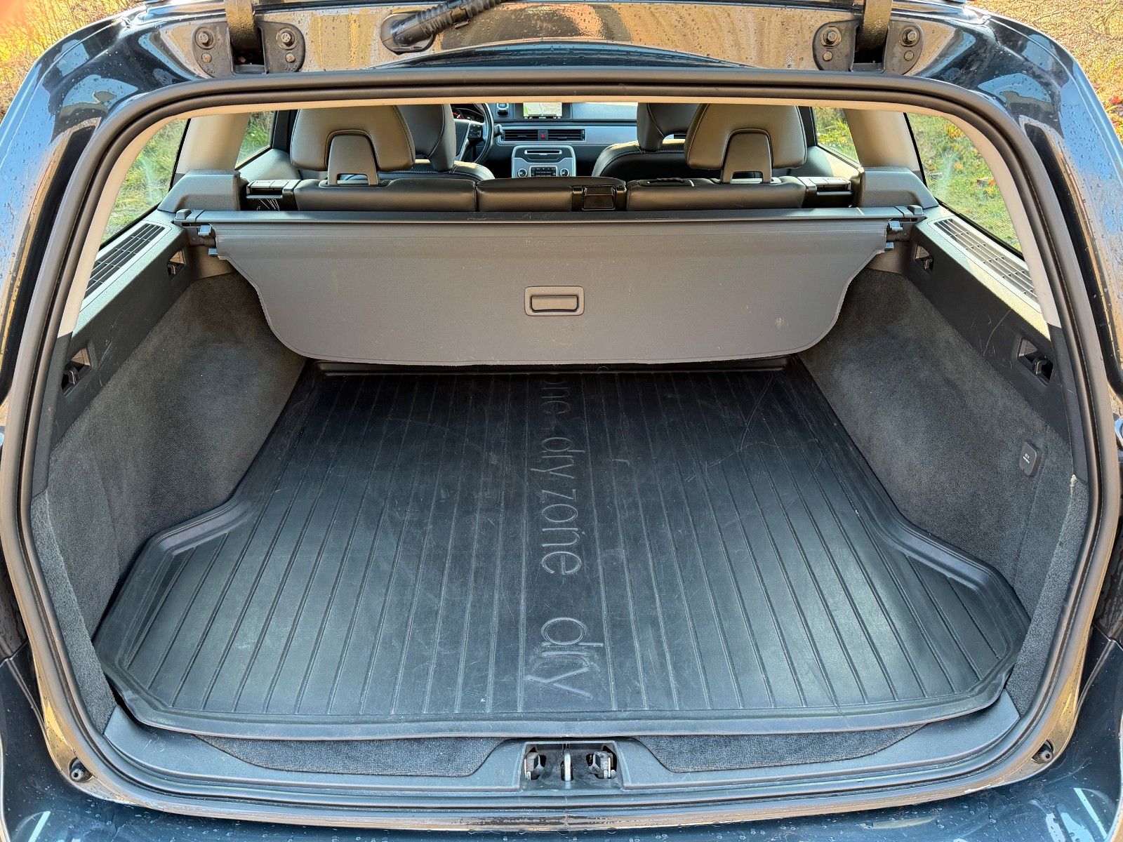 Fahrzeugabbildung Volvo V70 D4 Linje Svart *Allwetter*Bi-Xenon*Standhzg*