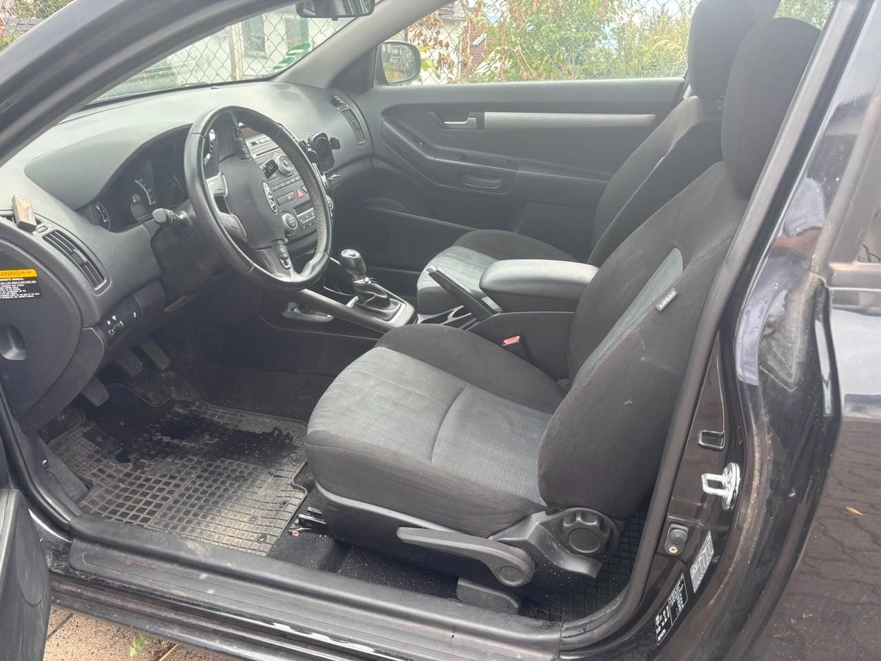Kia pro_cee'd / ProCeed 1.4 CVVT Seven Stars pro...
