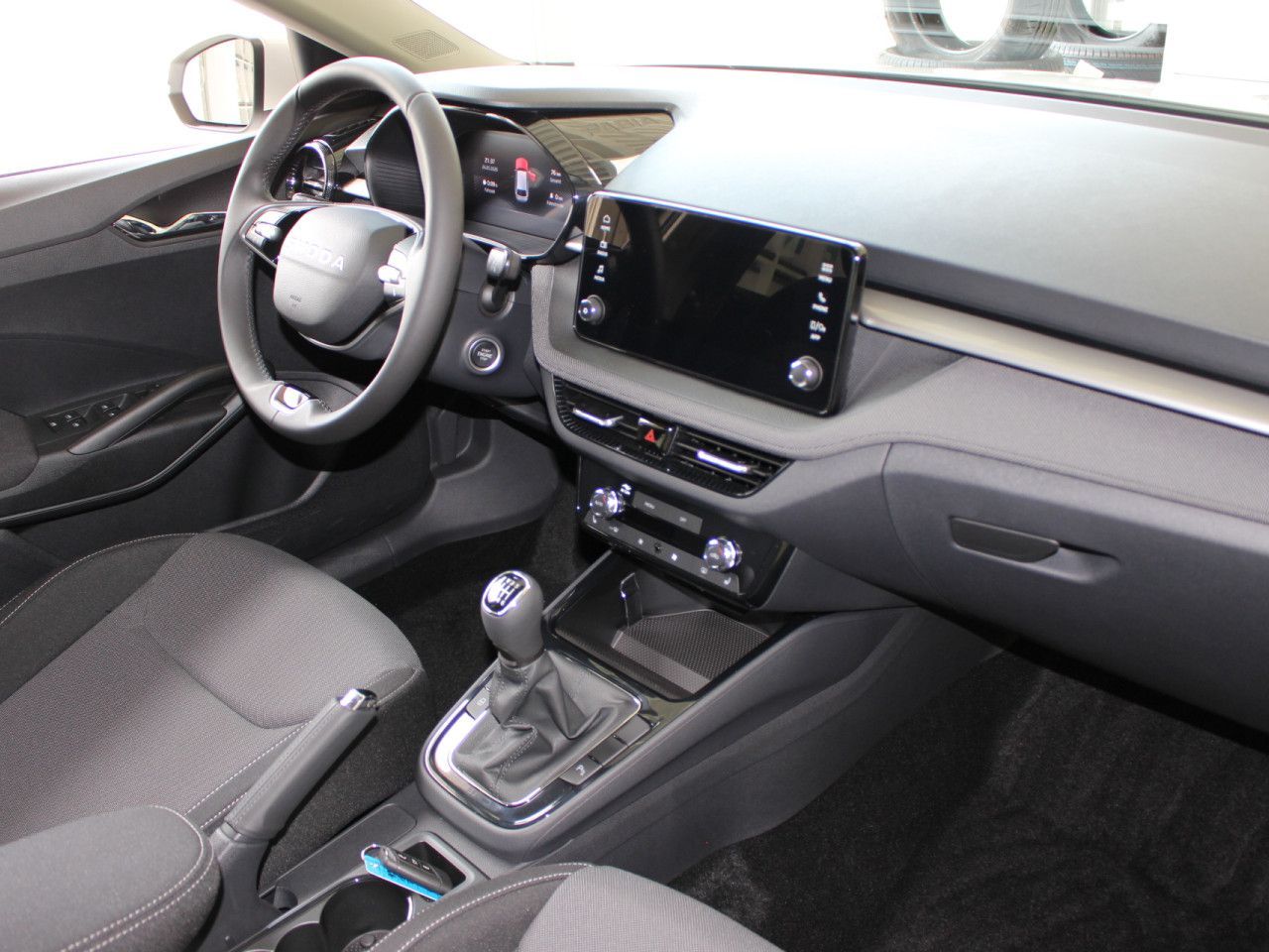 Fahrzeugabbildung SKODA Fabia 1.0 TSI Selection RFK/APP/SHZ/LANE