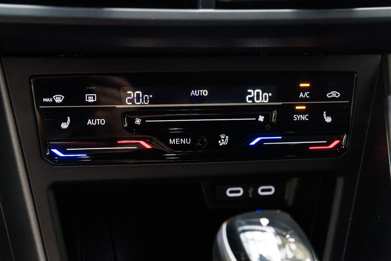 Fahrzeugabbildung Volkswagen Taigo R-Line 1.5 TSI DSG IQ-LED+AHK+KAMERA+ACC