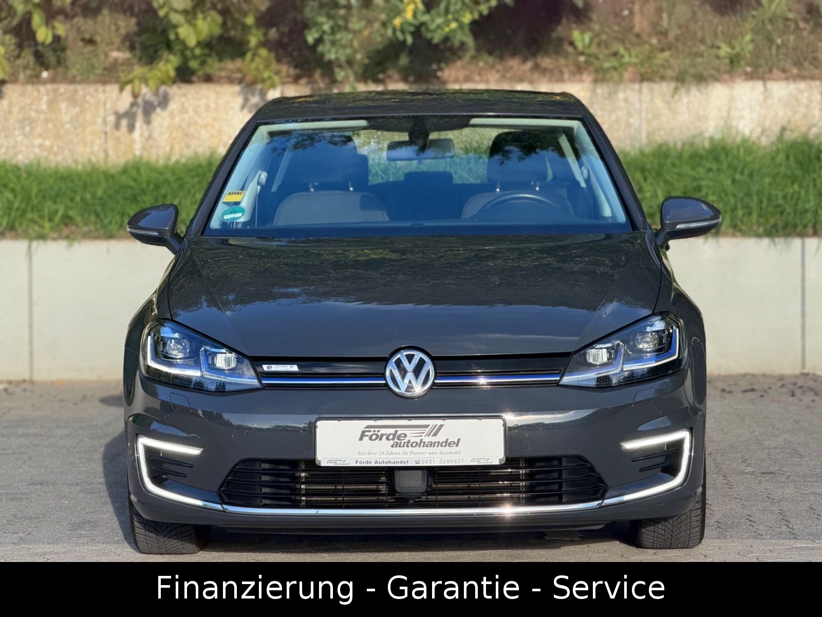 Volkswagen Golf VII Lim. e-Golf/LED/2HAND/WENIG KM/CARPLAY imagem 2