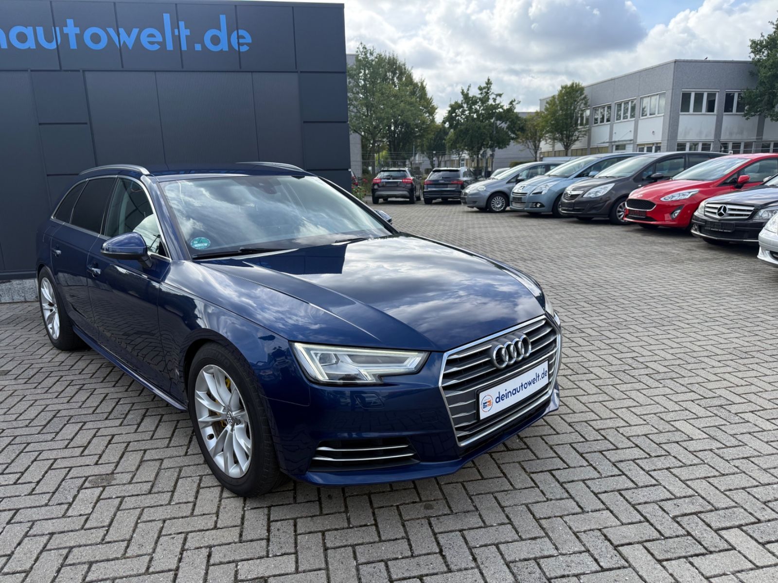 Audi A4 - 1