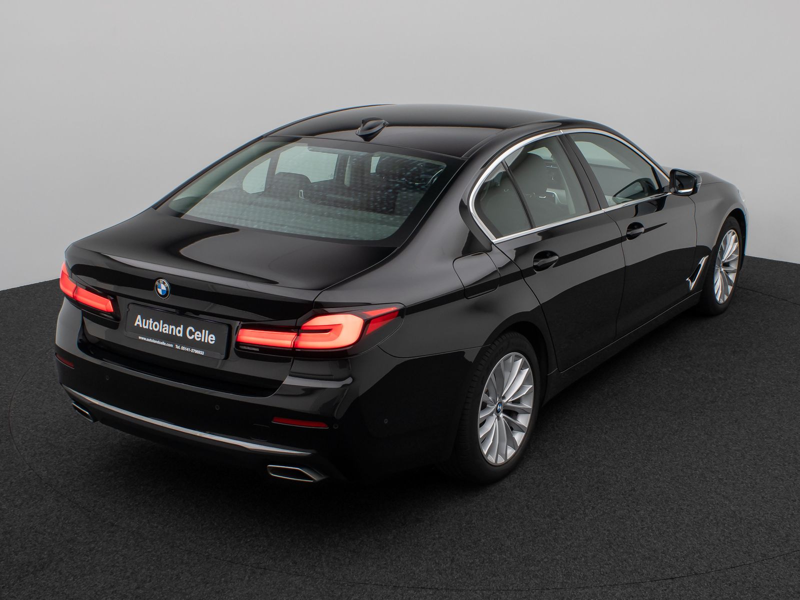 Fahrzeugabbildung BMW 520d Luxury Line Kamera DAB 4xKlima AHK Sport