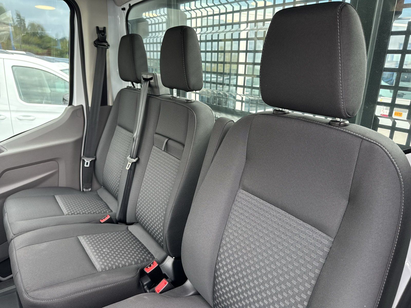 Fahrzeugabbildung Ford Transit 350 L3 Einzelkabine Trend Pritsche