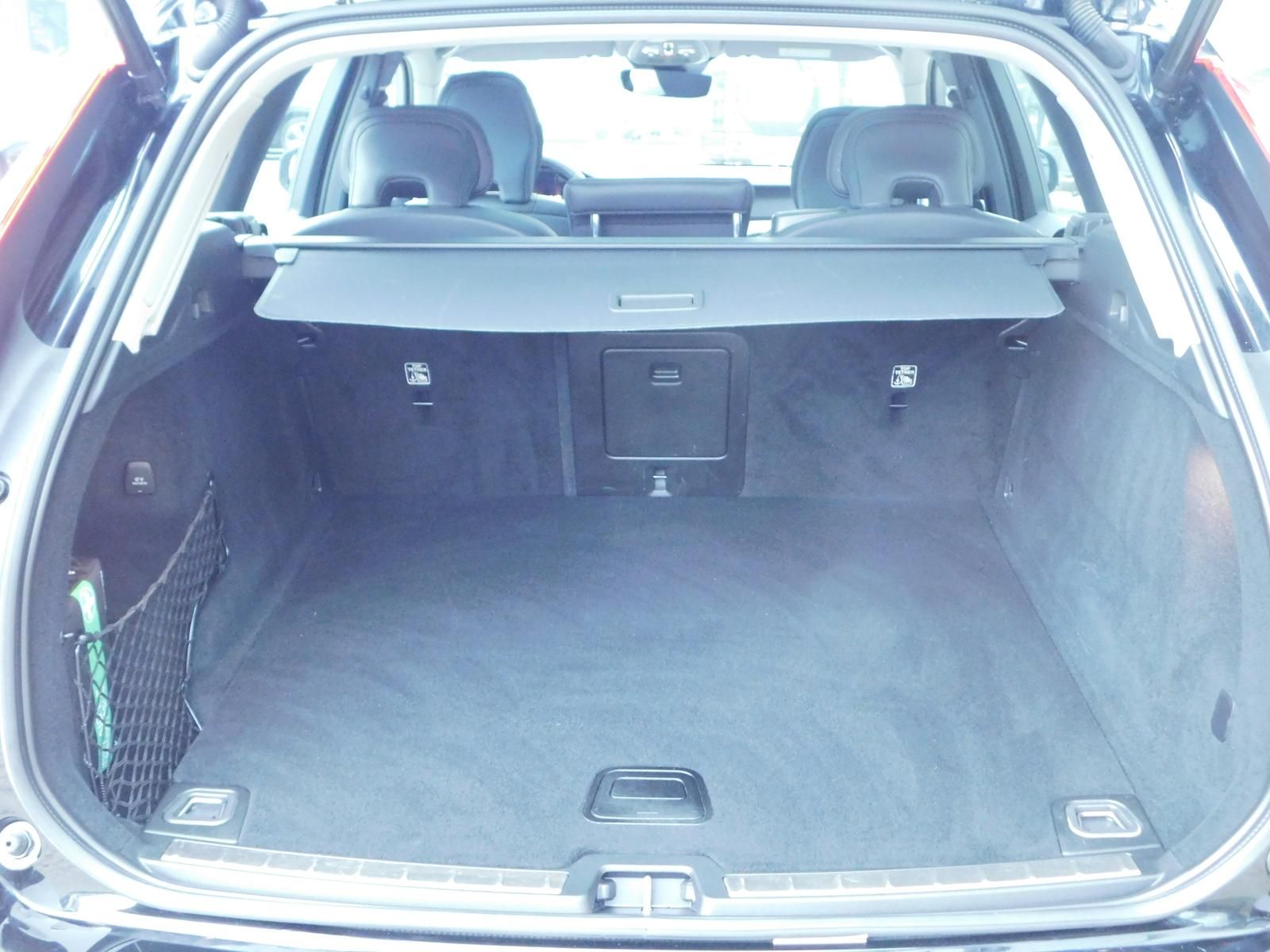 Fahrzeugabbildung Volvo XC60 B4 D Plus Dark