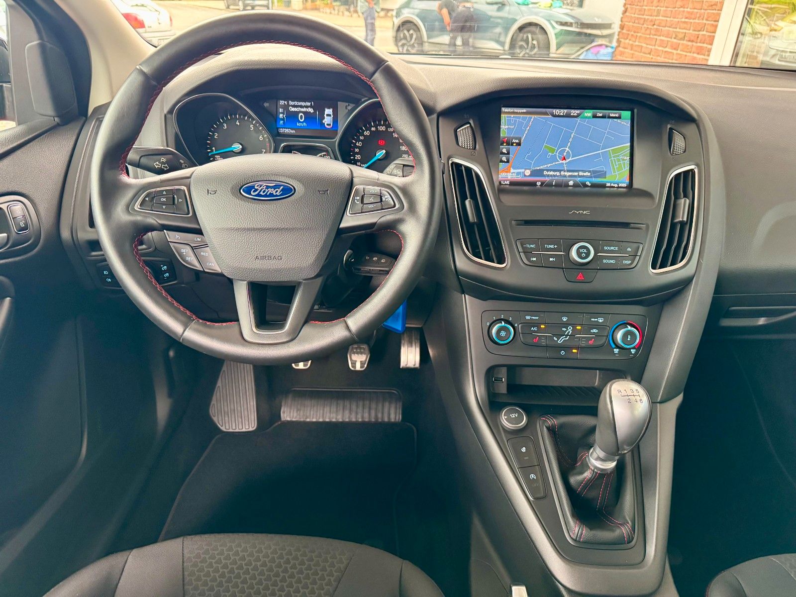 Fahrzeugabbildung Ford Focus Lim. Sport Navi/Bluetooth/Kamera/37 Tkm