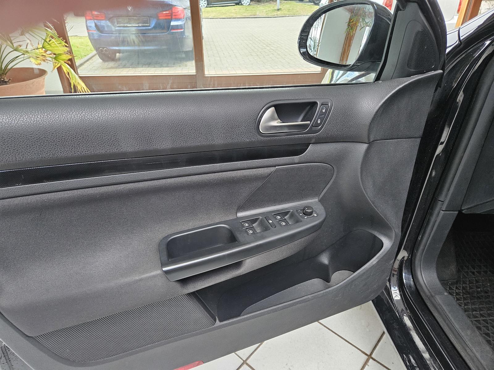 Volkswagen Golf 2011 — photo 13