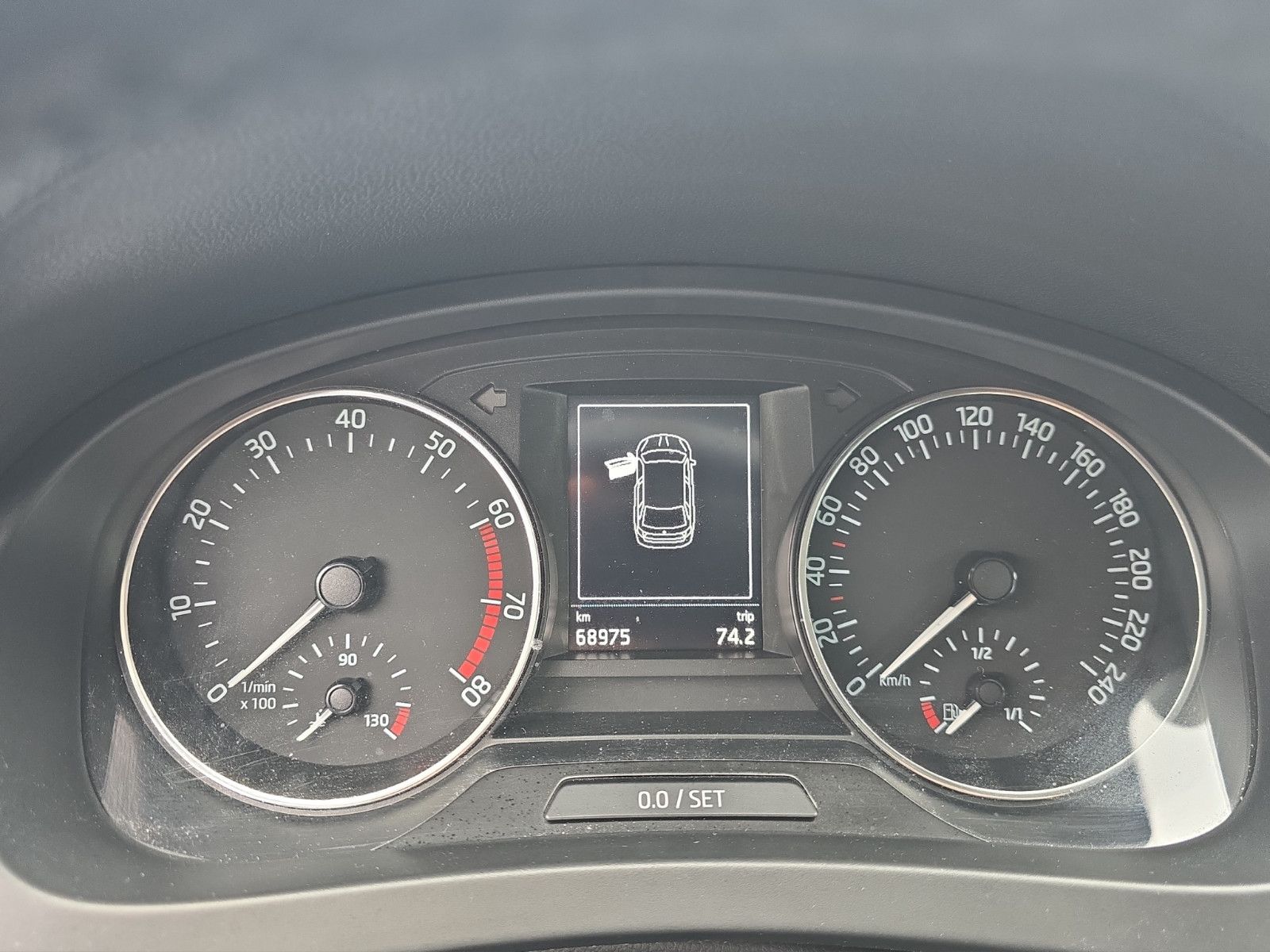 Fahrzeugabbildung SKODA Rapid Spaceback Ambition/KLiMA/PDC/TÜV NEU